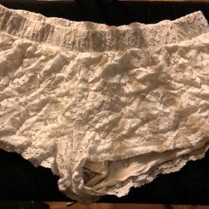 White lace shorts